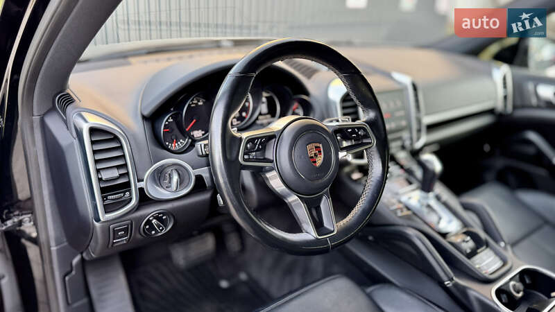 Внедорожник / Кроссовер Porsche Cayenne 2017 в Львове