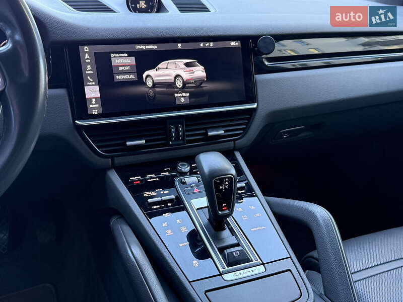 Внедорожник / Кроссовер Porsche Cayenne 2019 в Львове