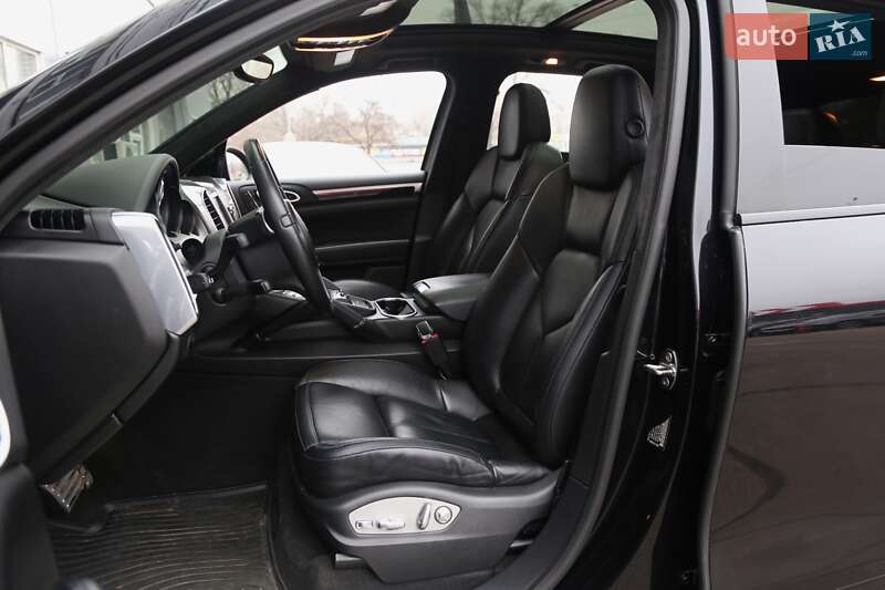 Внедорожник / Кроссовер Porsche Cayenne 2013 в Киеве