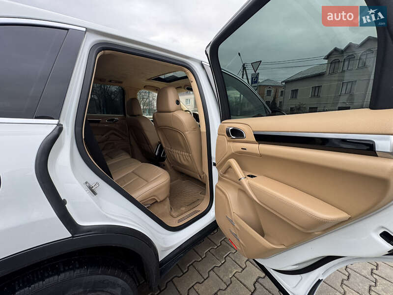 Внедорожник / Кроссовер Porsche Cayenne 2013 в Ивано-Франковске