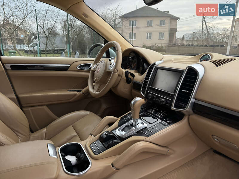 Внедорожник / Кроссовер Porsche Cayenne 2013 в Ивано-Франковске