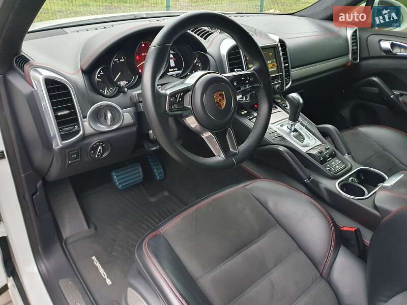 Внедорожник / Кроссовер Porsche Cayenne 2015 в Киеве фото 39 Внедорожник / Кроссовер Porsche Cayenne 2015 в Киеве