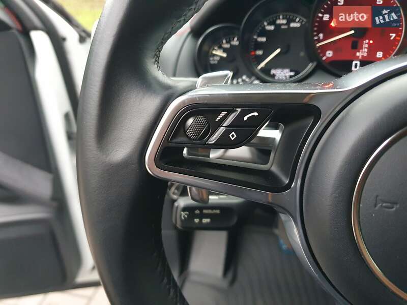 Внедорожник / Кроссовер Porsche Cayenne 2015 в Киеве фото 51 Внедорожник / Кроссовер Porsche Cayenne 2015 в Киеве