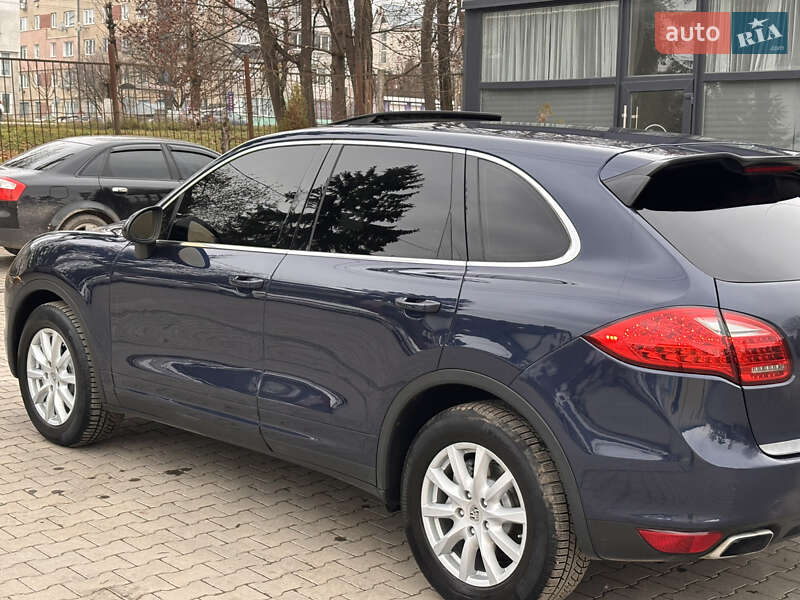 Внедорожник / Кроссовер Porsche Cayenne 2011 в Тернополе