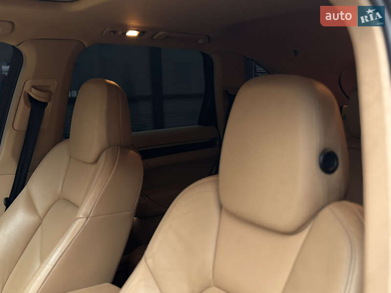Внедорожник / Кроссовер Porsche Cayenne 2011 в Тернополе