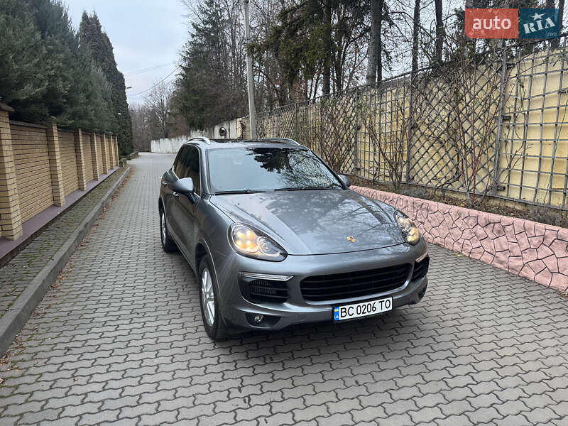 Внедорожник / Кроссовер Porsche Cayenne 2017 в Хмельницком