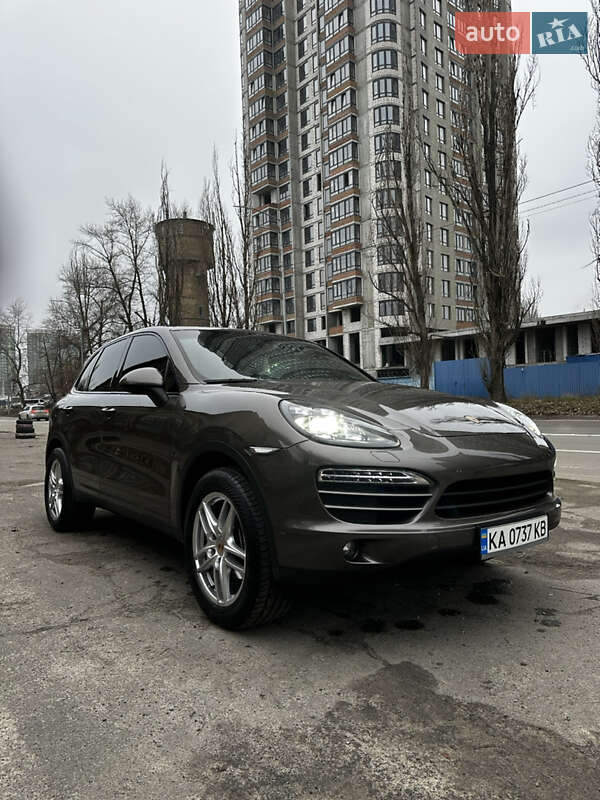 Внедорожник / Кроссовер Porsche Cayenne 2013 в Киеве