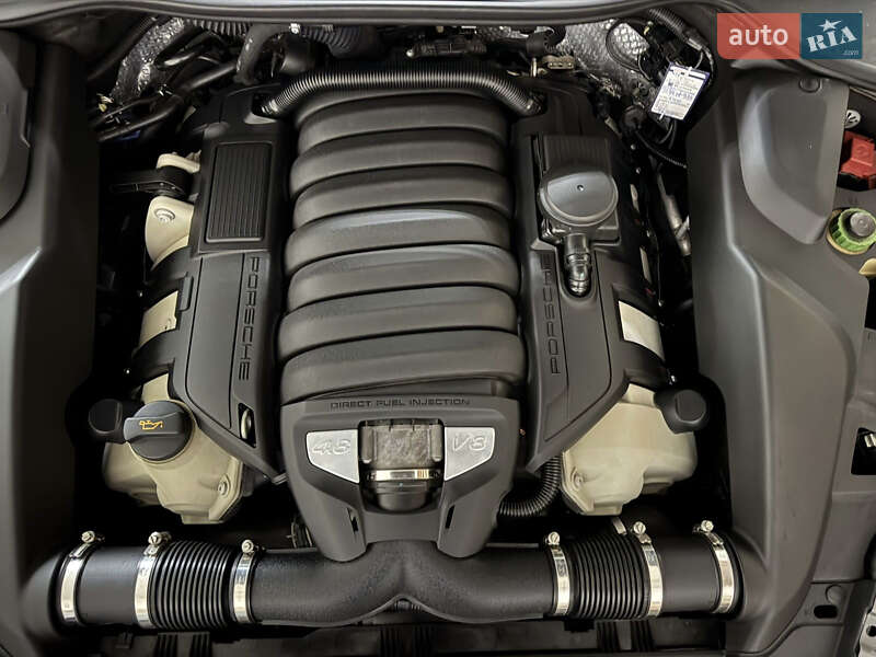 Внедорожник / Кроссовер Porsche Cayenne 2013 в Киеве