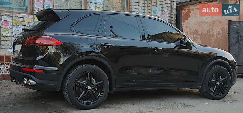 Внедорожник / Кроссовер Porsche Cayenne 2016 в Днепре