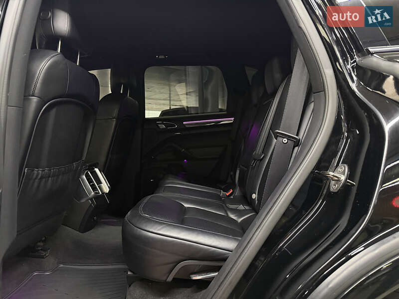 Внедорожник / Кроссовер Porsche Cayenne 2016 в Одессе