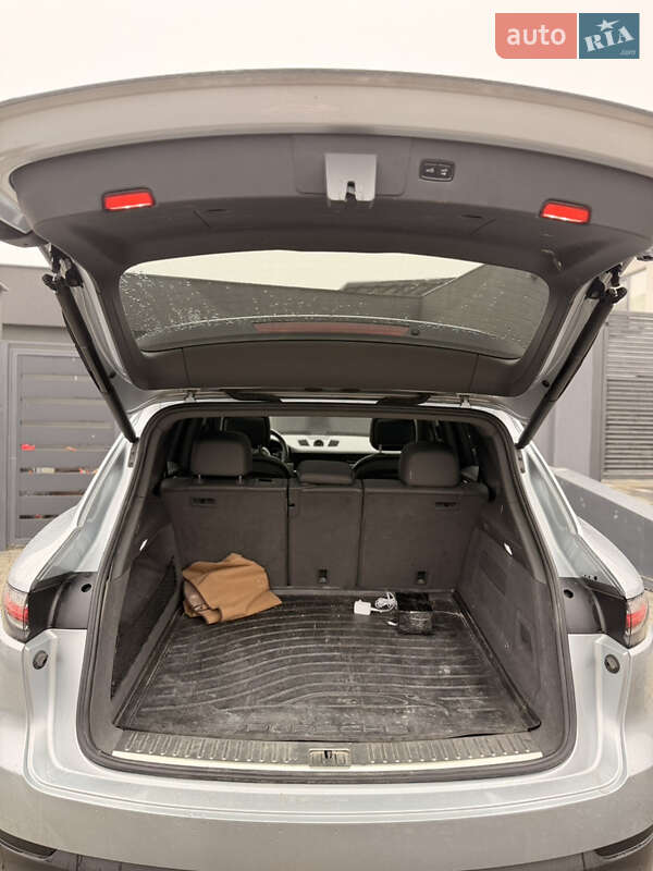 Внедорожник / Кроссовер Porsche Cayenne 2019 в Ужгороде