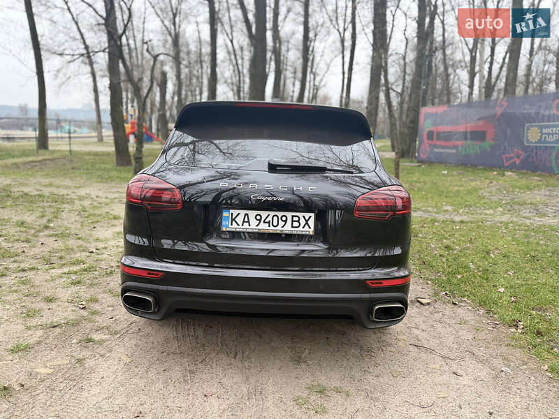 Внедорожник / Кроссовер Porsche Cayenne 2015 в Киеве