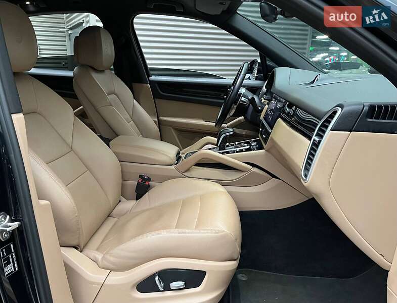 Внедорожник / Кроссовер Porsche Cayenne 2018 в Киеве