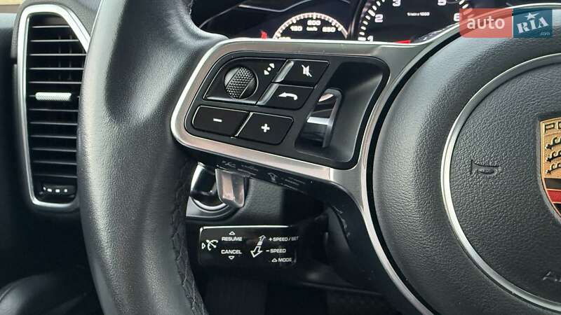 Внедорожник / Кроссовер Porsche Cayenne 2017 в Одессе