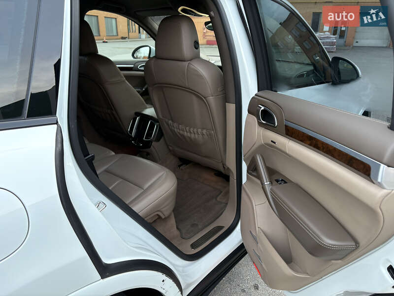 Внедорожник / Кроссовер Porsche Cayenne 2013 в Днепре