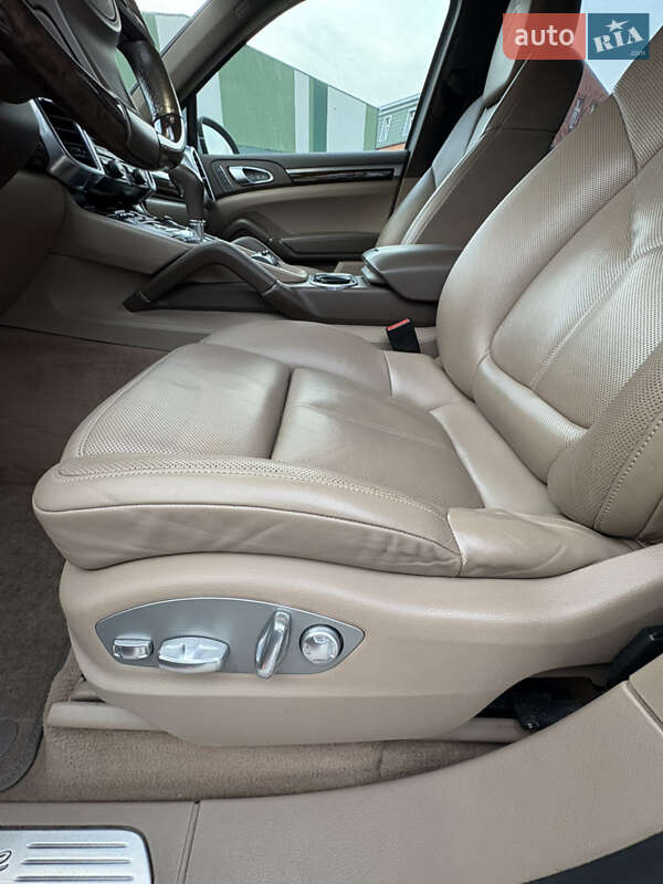 Внедорожник / Кроссовер Porsche Cayenne 2013 в Днепре