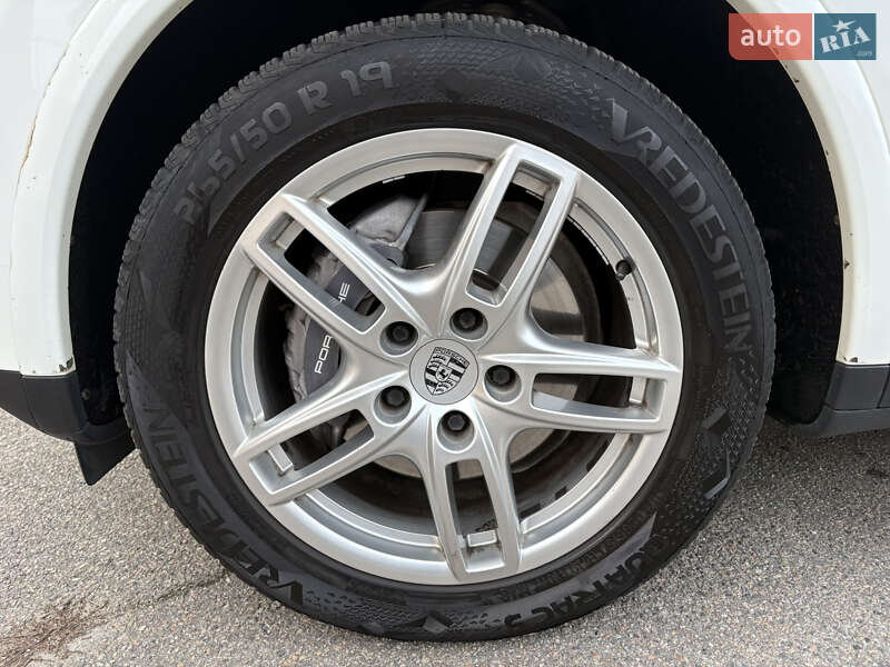 Внедорожник / Кроссовер Porsche Cayenne 2013 в Днепре