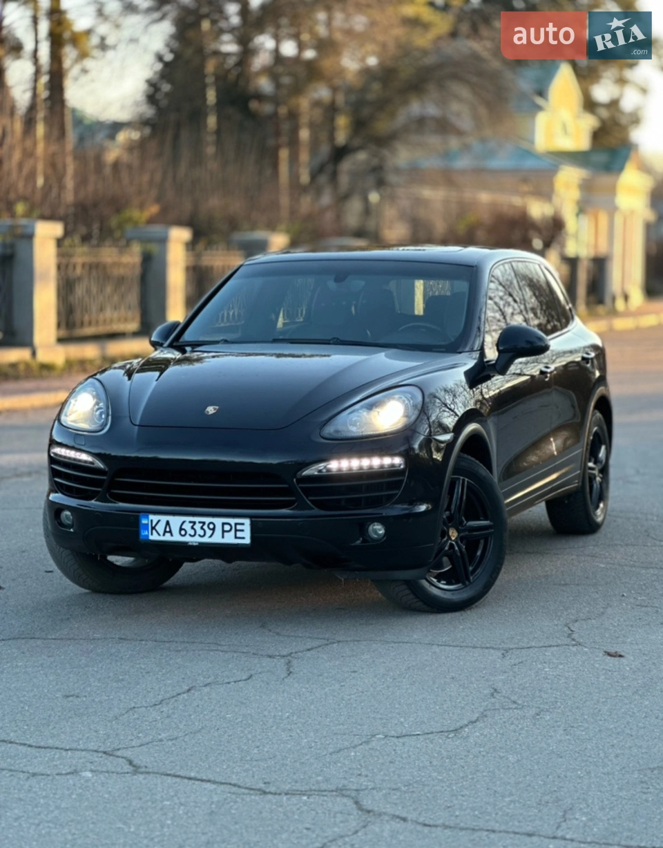 Авто в крутому стані повністю обслуговуване
Рік назад обслужили мотор в німеччині в Эрфурте на Porsche сервісі, повністю нові тормоза перед зад , новий компресор кондиціонера, підвіска вся зроблена, вкладено більше 10.000€, є всі чеки , кузов в гарному стані, покритий керамікою, по авто працює все, не має жодних помилок, кузов покритий керамікою, жодних вкладень не потребує. Бажаю швидкого продажу , через те ціна занижена. 