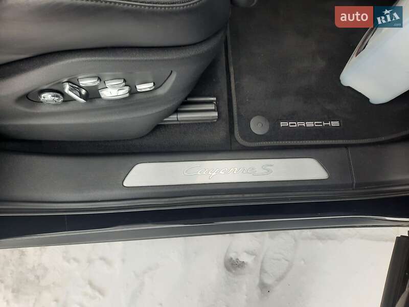 Внедорожник / Кроссовер Porsche Cayenne 2019 в Киеве фото 10 Внедорожник / Кроссовер Porsche Cayenne 2019 в Киеве