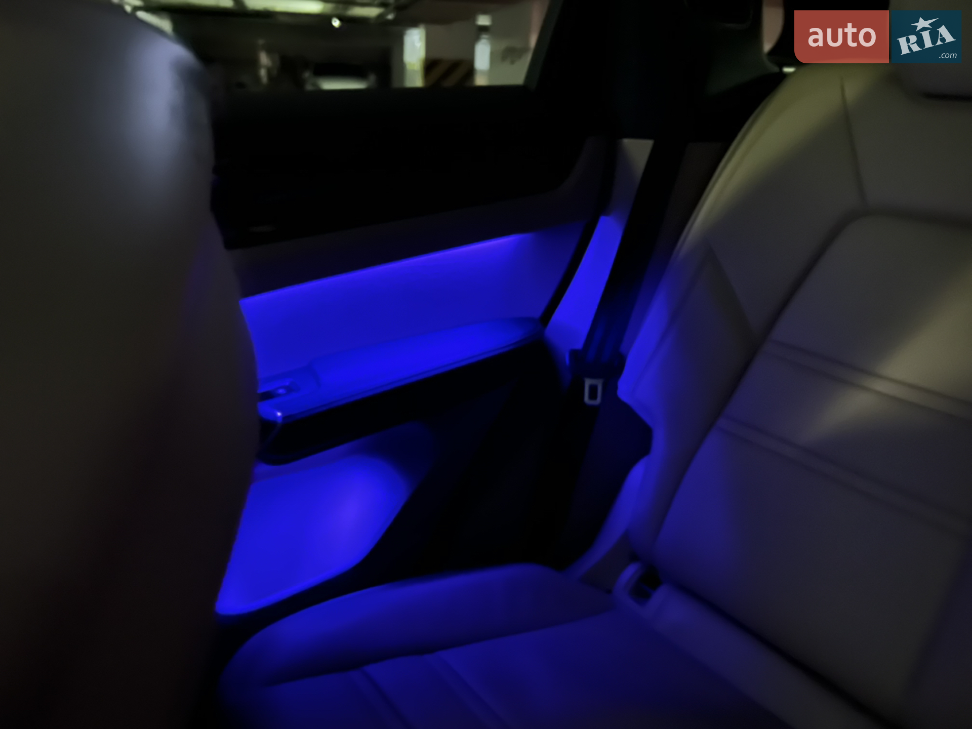 2019 Porsche Cayenne - мініатюра 23