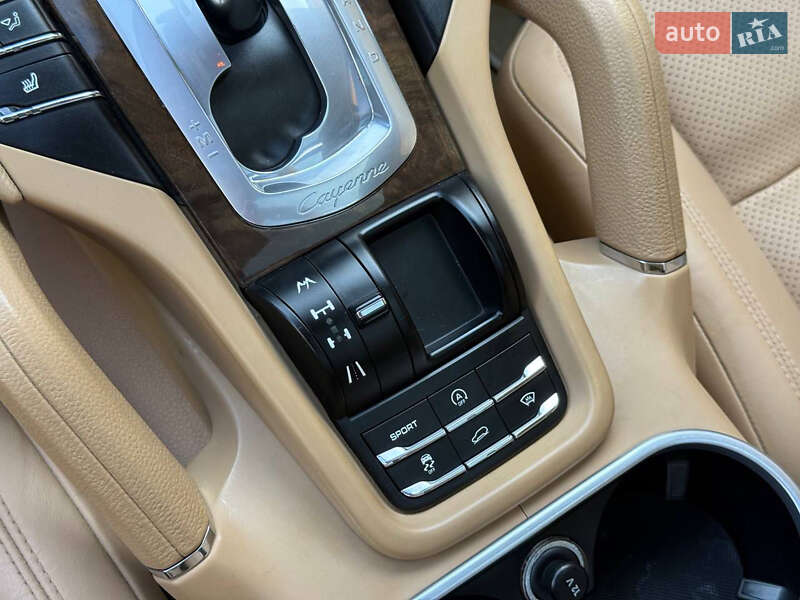 Внедорожник / Кроссовер Porsche Cayenne 2012 в Днепре