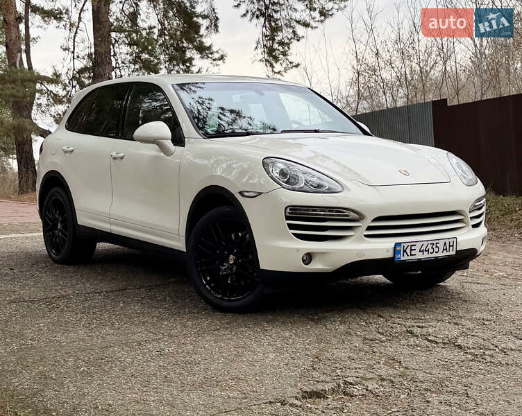 Позашляховик / Кросовер Porsche Cayenne 2011 в Києві