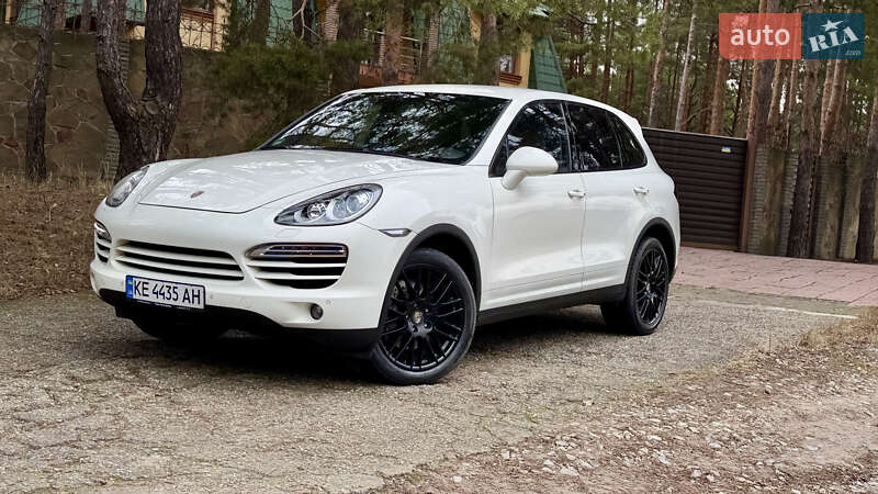 Позашляховик / Кросовер Porsche Cayenne 2011 в Києві