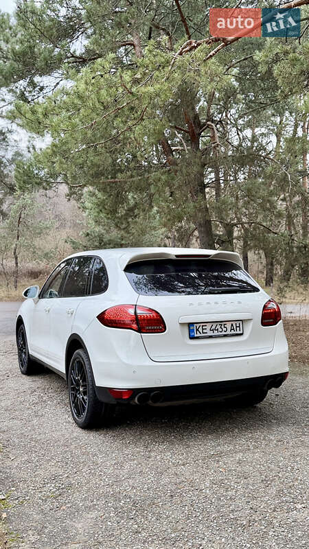 Позашляховик / Кросовер Porsche Cayenne 2011 в Києві