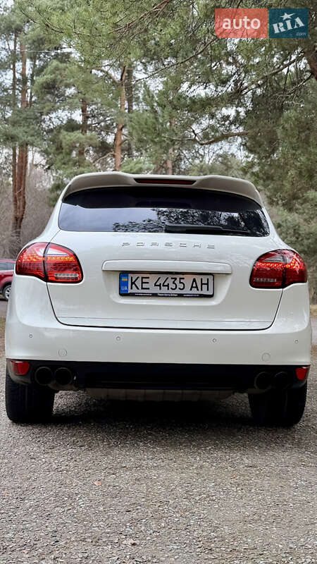 Позашляховик / Кросовер Porsche Cayenne 2011 в Києві