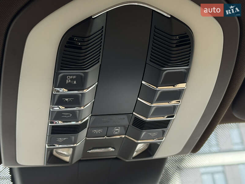 Внедорожник / Кроссовер Porsche Cayenne 2015 в Киеве