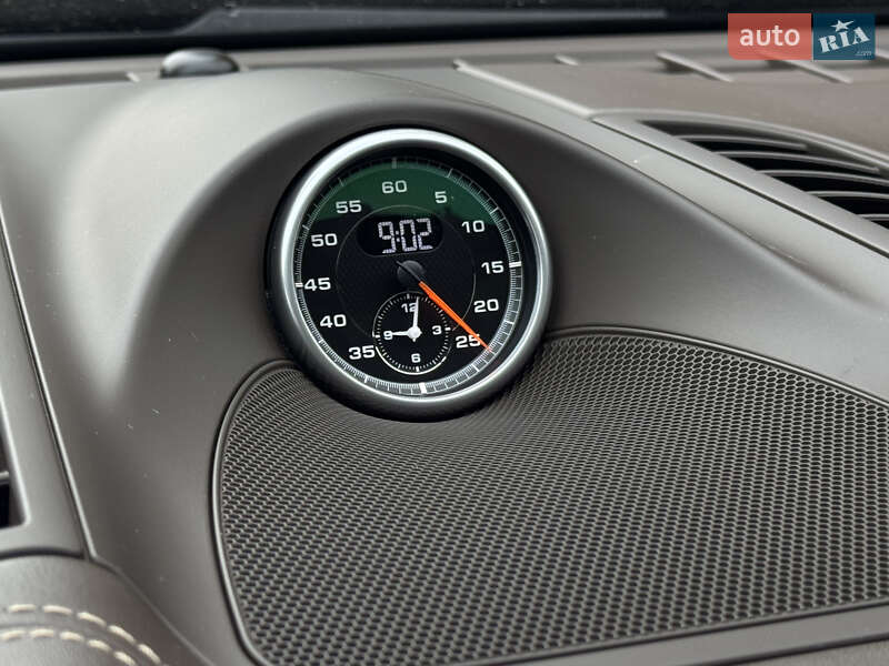 Внедорожник / Кроссовер Porsche Cayenne 2015 в Киеве