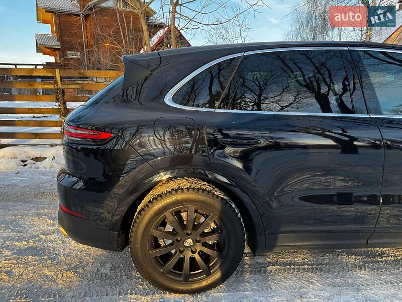 Внедорожник / Кроссовер Porsche Cayenne 2020 в Киеве