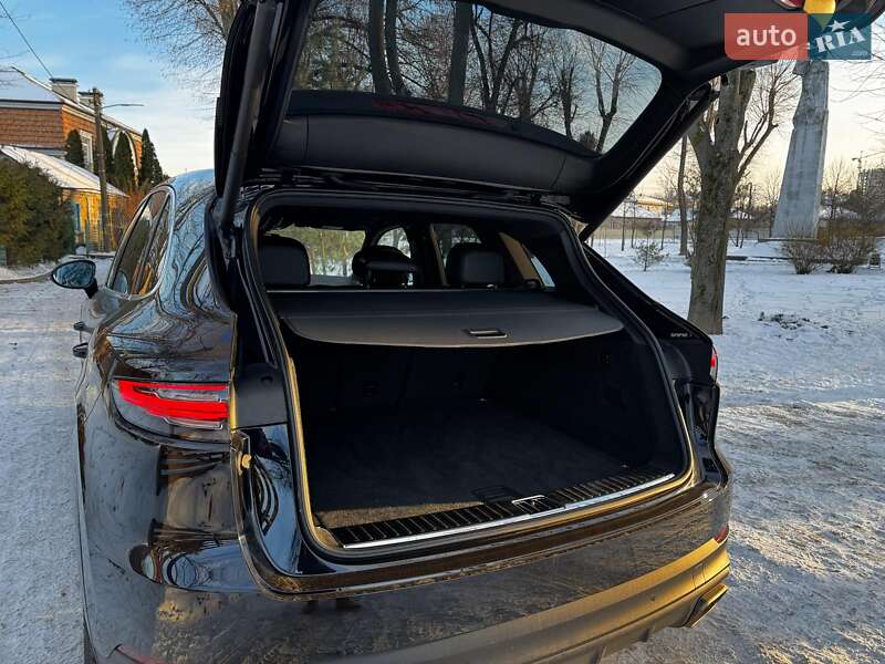 Внедорожник / Кроссовер Porsche Cayenne 2020 в Киеве