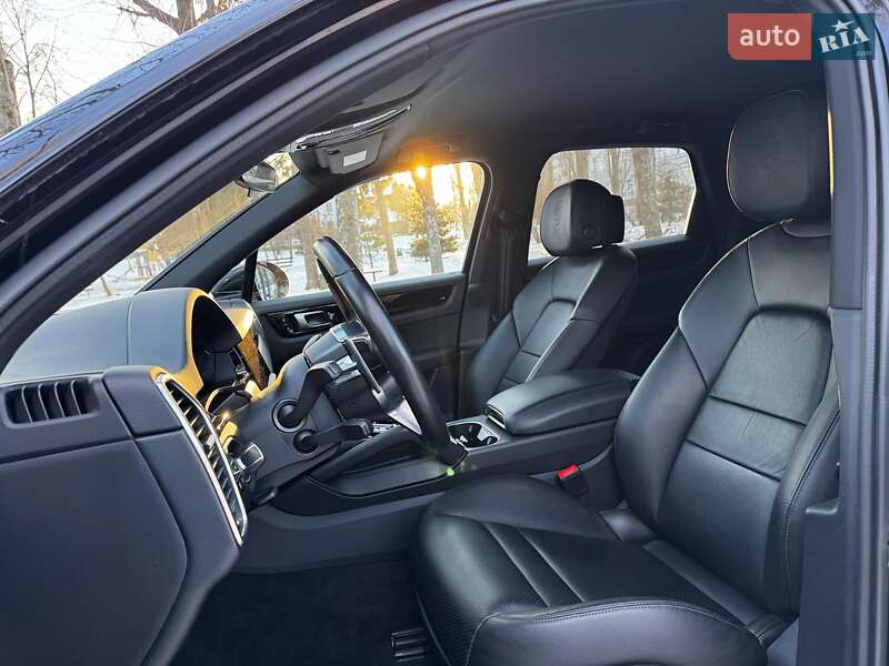 Внедорожник / Кроссовер Porsche Cayenne 2020 в Киеве