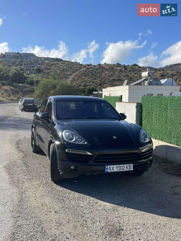 Позашляховик / Кросовер Porsche Cayenne 2012 в Ужгороді
