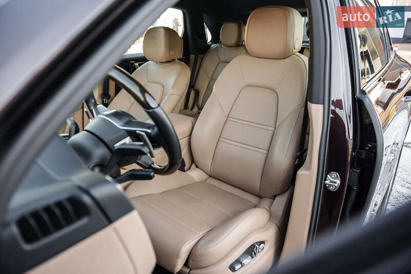 Внедорожник / Кроссовер Porsche Cayenne 2019 в Киеве