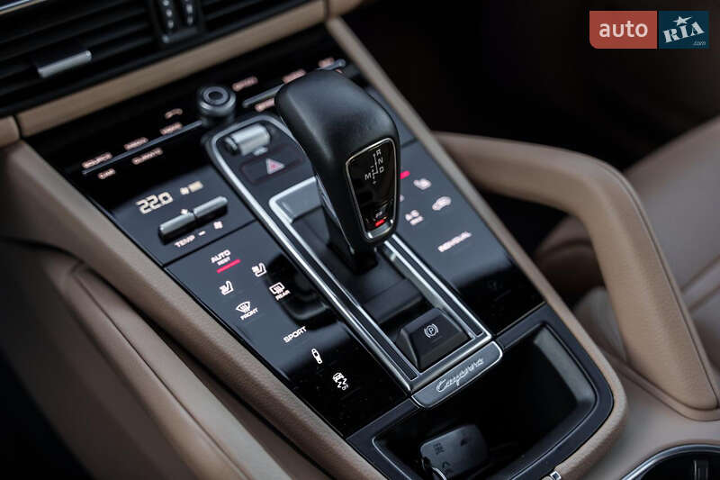 Внедорожник / Кроссовер Porsche Cayenne 2019 в Киеве