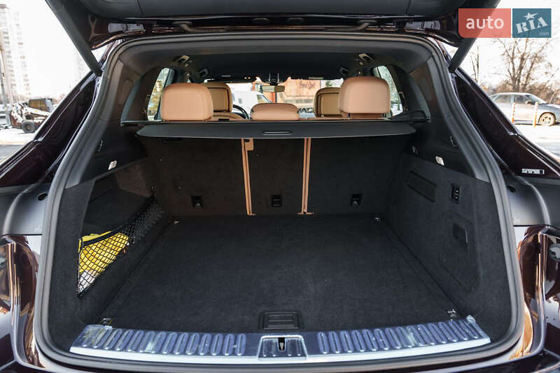 Внедорожник / Кроссовер Porsche Cayenne 2019 в Киеве