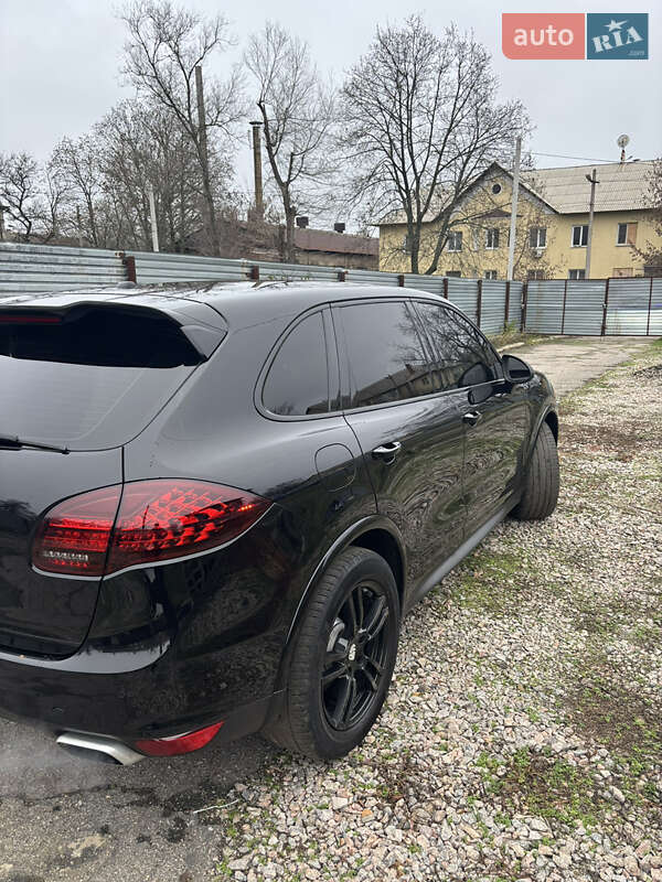 Внедорожник / Кроссовер Porsche Cayenne 2012 в Днепре