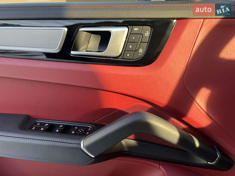 Внедорожник / Кроссовер Porsche Cayenne 2022 в Львове