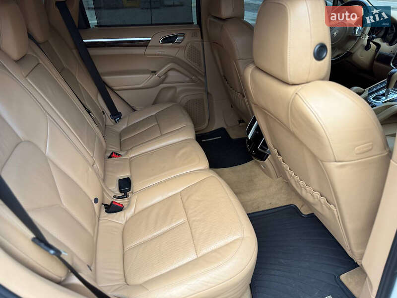 Внедорожник / Кроссовер Porsche Cayenne 2012 в Львове фото 16 Внедорожник / Кроссовер Porsche Cayenne 2012 в Львове