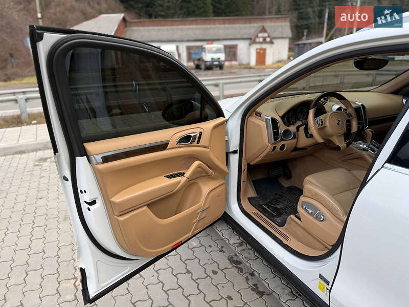 Внедорожник / Кроссовер Porsche Cayenne 2012 в Львове фото 23 Внедорожник / Кроссовер Porsche Cayenne 2012 в Львове