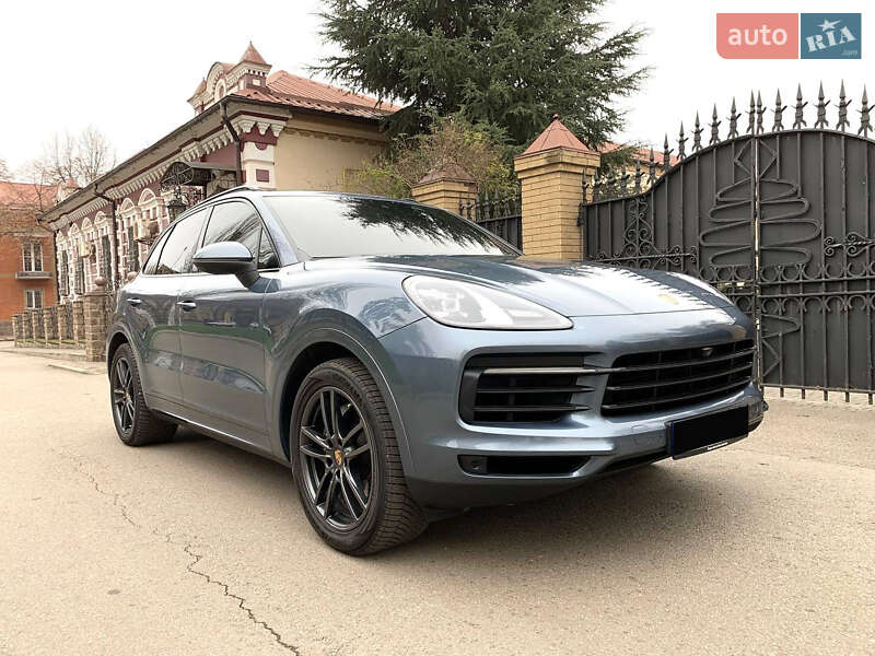 Внедорожник / Кроссовер Porsche Cayenne 2019 в Киеве