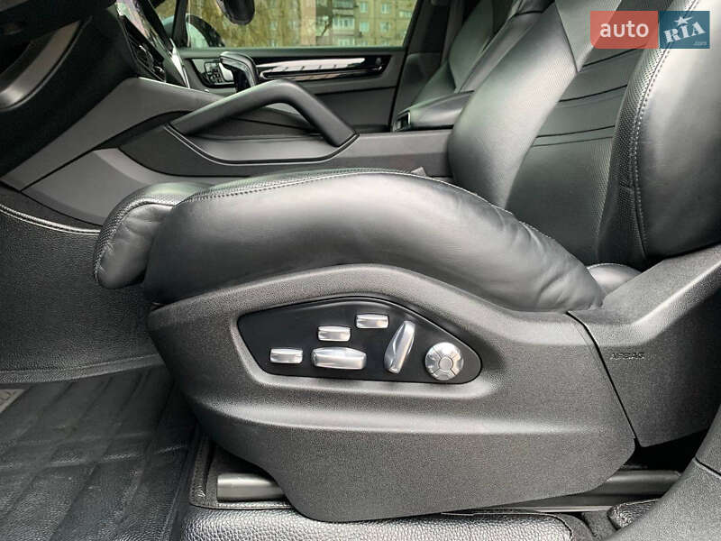 Внедорожник / Кроссовер Porsche Cayenne 2019 в Киеве