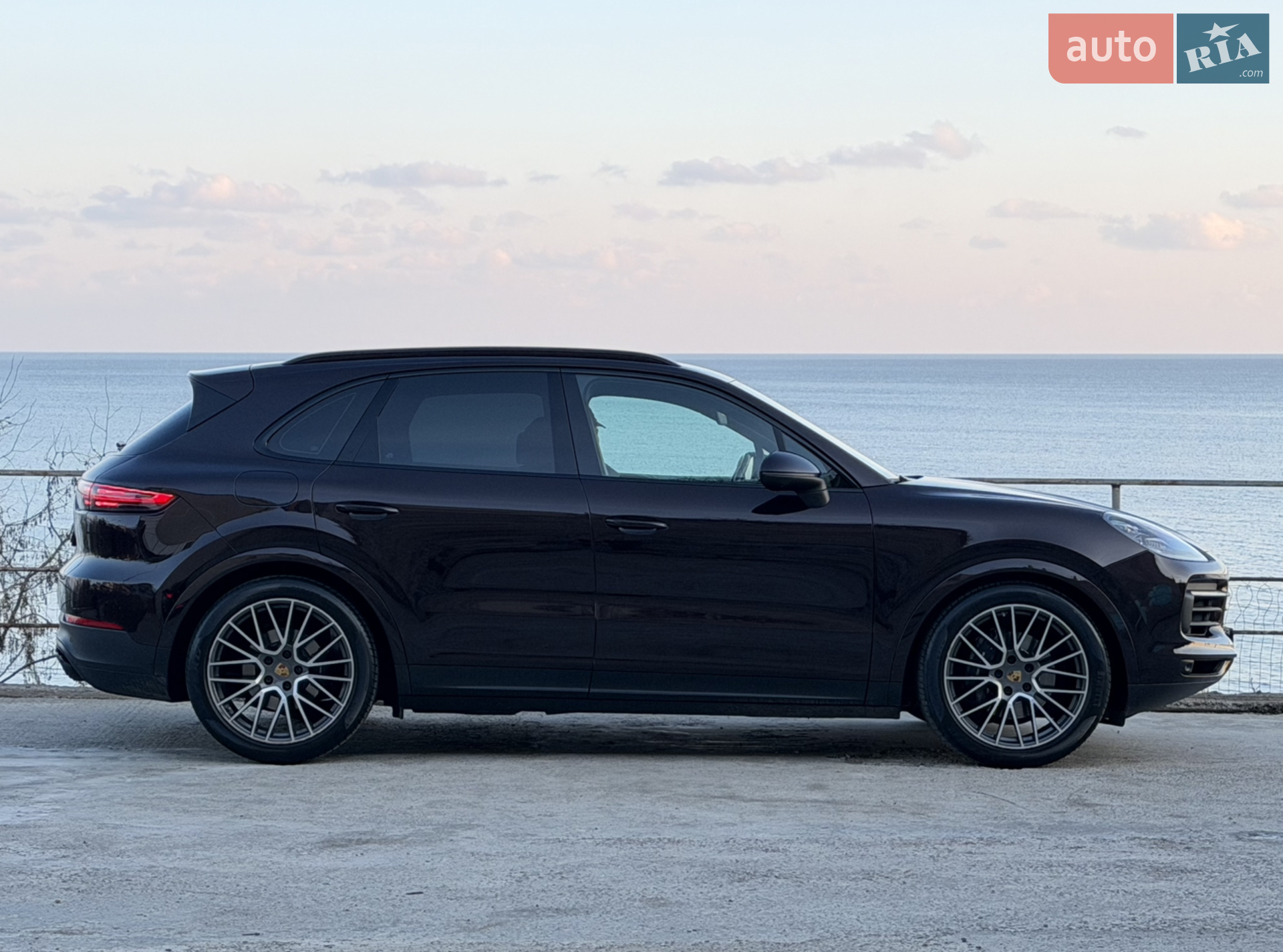 2019 Porsche Cayenne - мініатюра 2