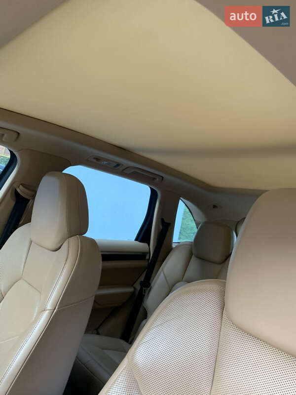 Внедорожник / Кроссовер Porsche Cayenne 2016 в Виннице