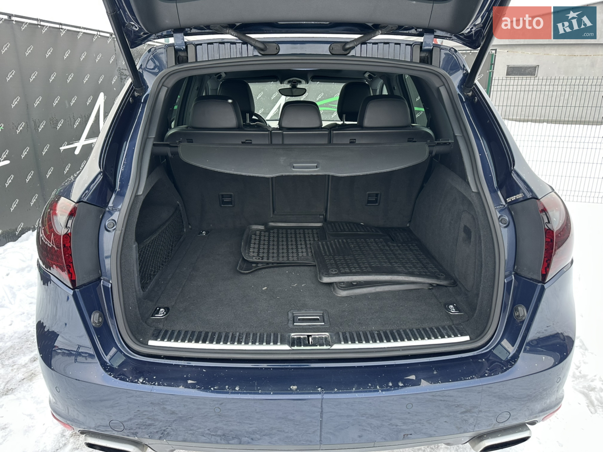 2011 Porsche Cayenne - мініатюра 28