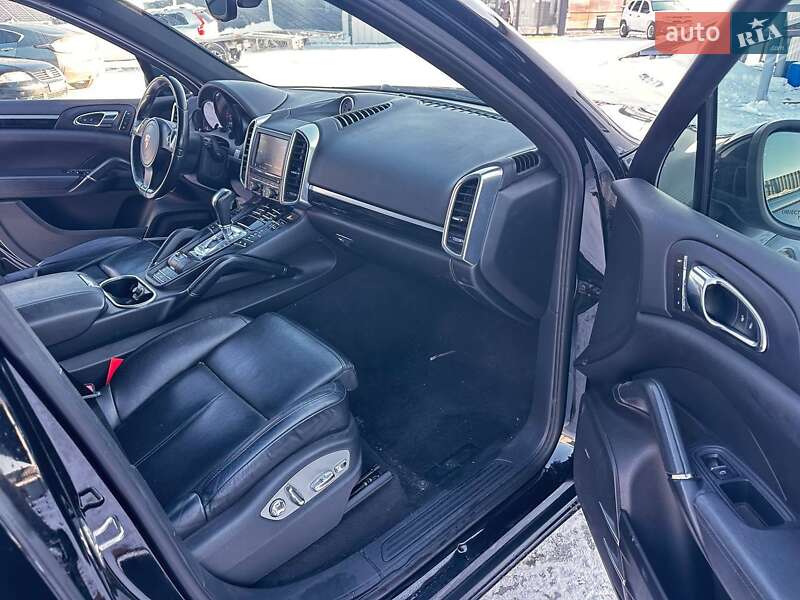 Внедорожник / Кроссовер Porsche Cayenne 2013 в Владимире