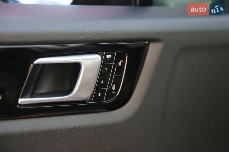 Внедорожник / Кроссовер Porsche Cayenne 2018 в Киеве