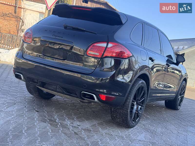 Внедорожник / Кроссовер Porsche Cayenne 2012 в Кривом Роге